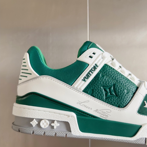 ルイヴィトン靴着用イメージ